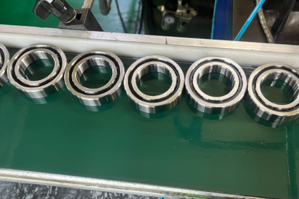 雕銑機主軸軸承多少錢一套？